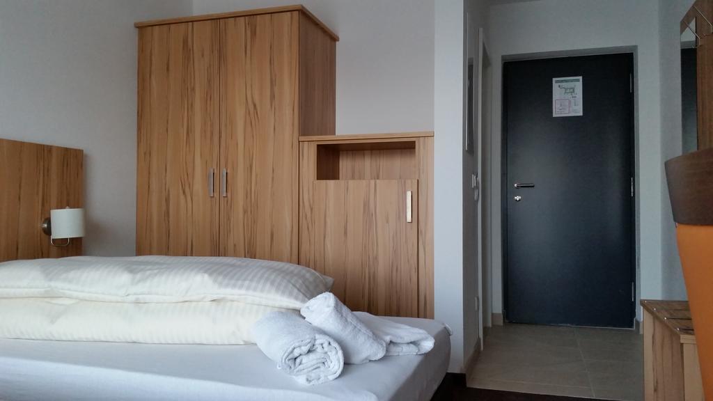 Schaefer Boardinghouse Aparthotel Gröbenzell Kültér fotó