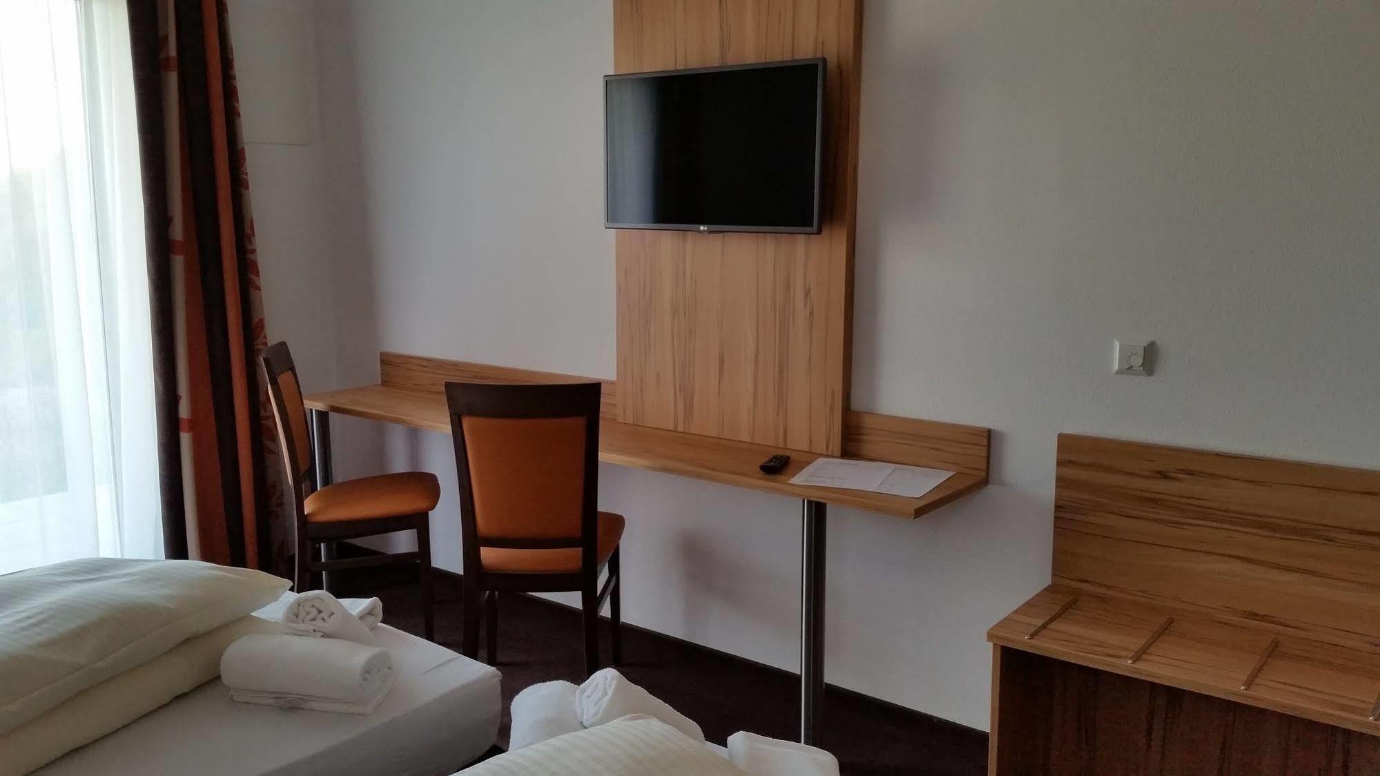 Schaefer Boardinghouse Aparthotel Gröbenzell Kültér fotó